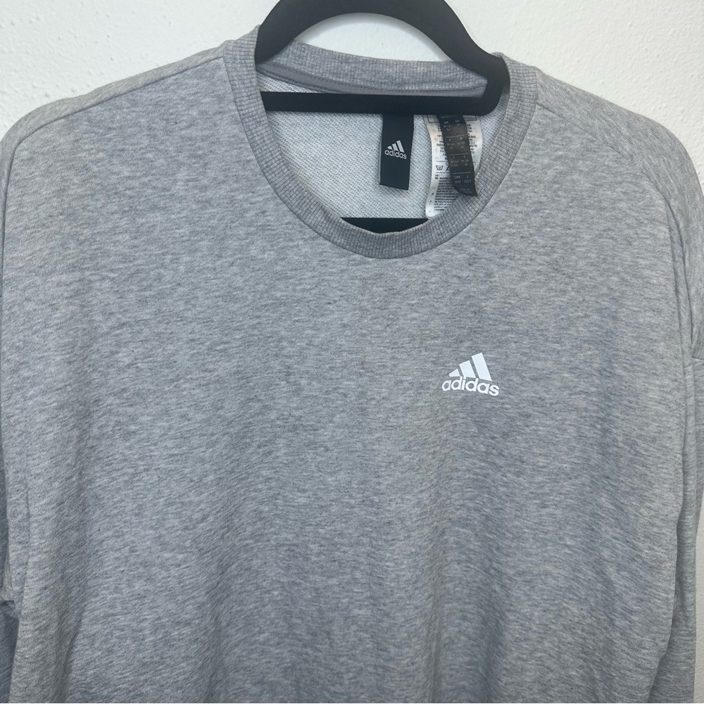 Adidas Gray Split Hem Crew‎ Sweatshirt Size Medium - Picture 2 of 11